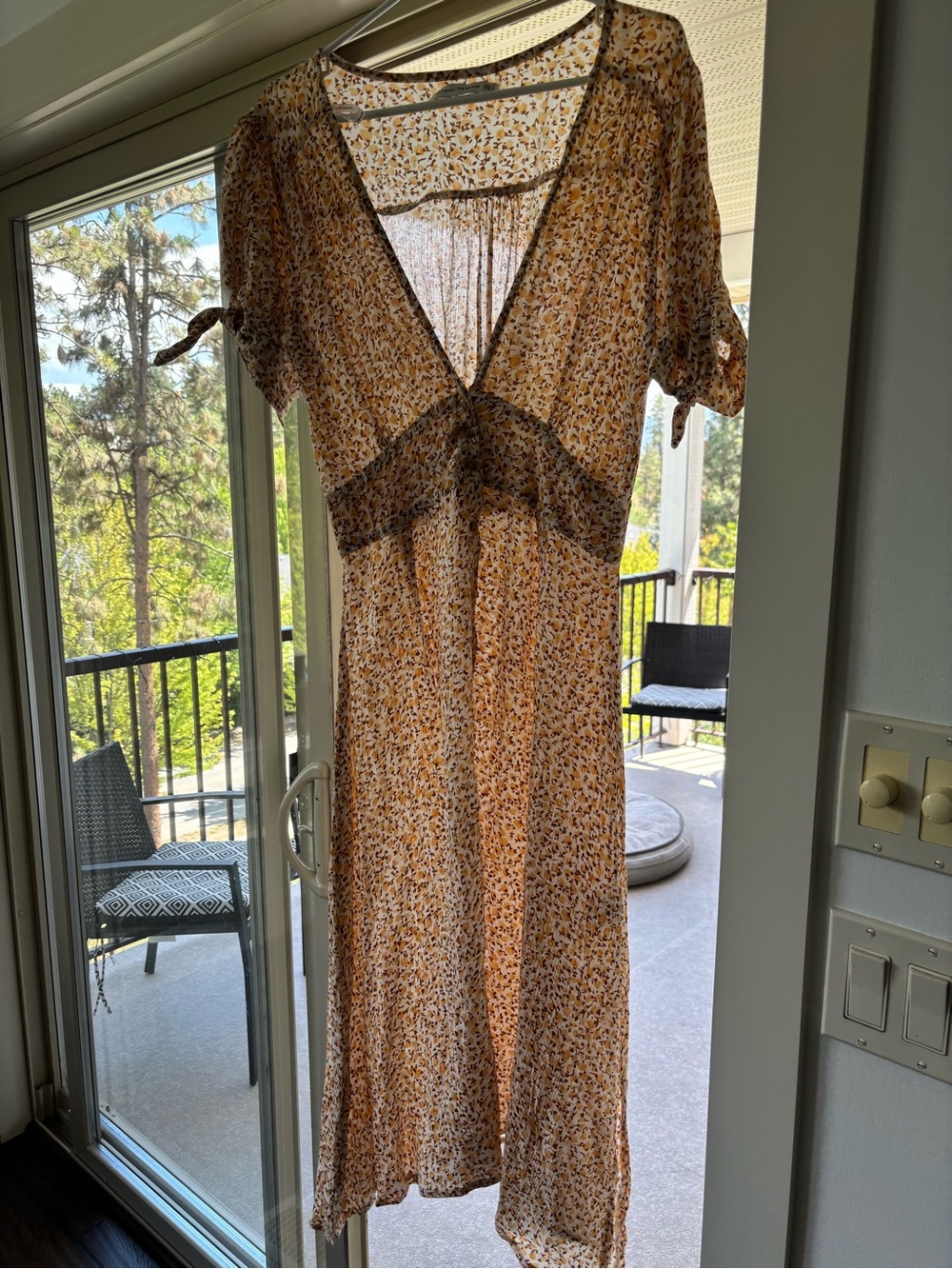 Faithfull the Brand White Floral Print Midi Dress with Mustard Accents - Picture 2 of 4